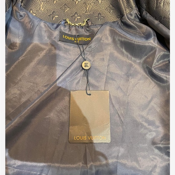 LV bomber style jacket was a gift don’t fit me - Picture 4 of 4